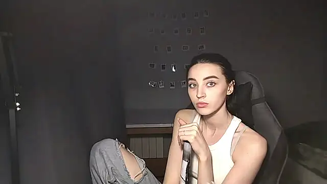 Snapshot of NightFoxxx chatting on July 5, 1:07 pm NightFoxxx online show from July 5, 1:07 pm