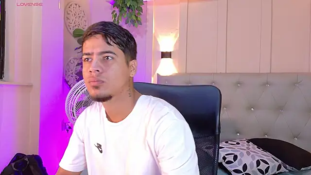 criss hardcock  online show from June 1, 1:13 pm