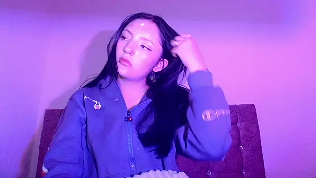 dulcegreyx online show from May 14, 5:20 pm