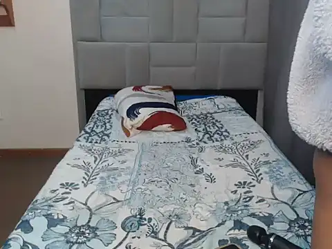 Anissa24  online show from May 13, 2:53 am