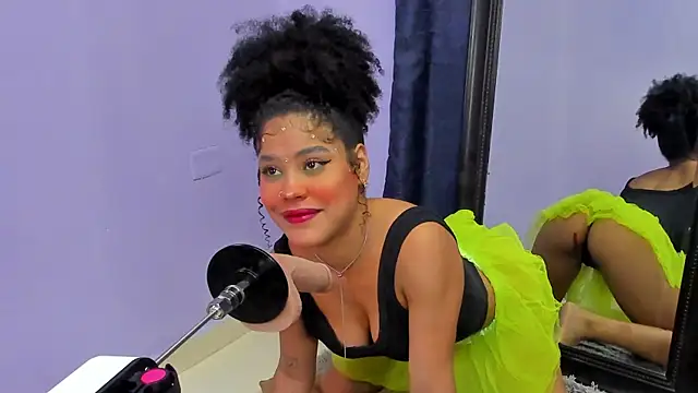 Snapshot of sharonbombo chatting on May 20, 1:56 am sharonbombo online show from May 20, 1:56 am