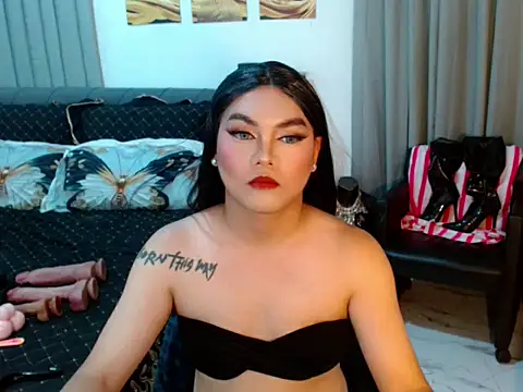 RoyalSeductress online show from May 12, 9:28 am