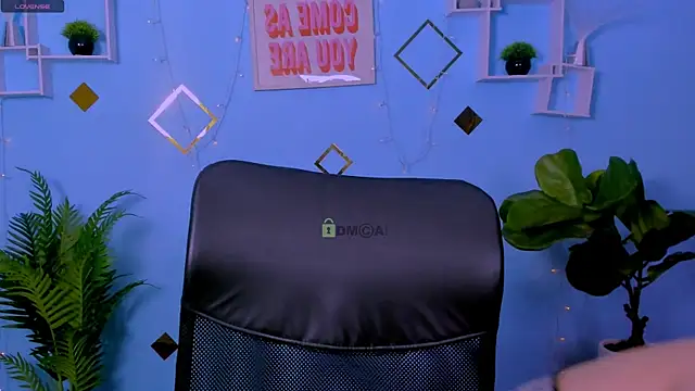 Snapshot of shadow_kiss_ chatting on July 10, 8:40 am shadow kiss online show from July 10, 8:40 am