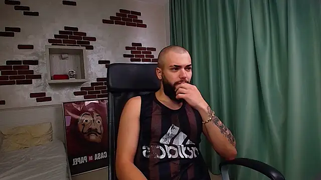 OscarWillss online show from May 14, 5:36 am