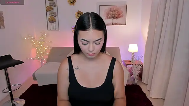 Emma Moretti1 online show from May 13, 1:52 pm
