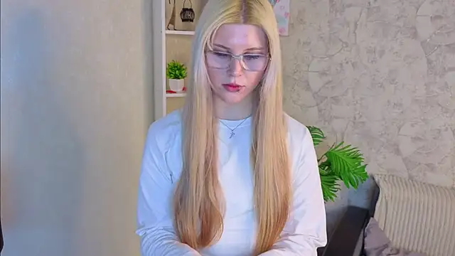 MavisBuzzo online show from May 18, 4:07 am