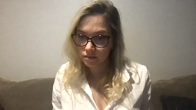 Precious Eva online show from May 14, 1:07 pm