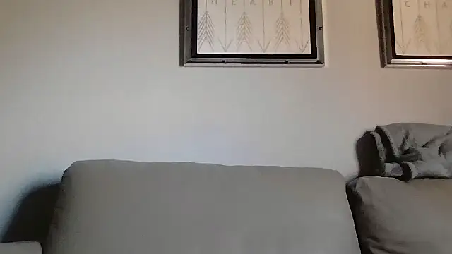 Snapshot of RobynAmour chatting on June 2, 1:18 am RobynAmour online show from June 2, 1:18 am