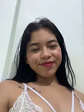 Snapshot of Kathalinasexx chatting on May 10, 3:23 am Kathalinasexx online show from May 10, 3:23 am