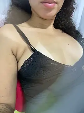venuseyes25 online show from May 17, 4:10 am