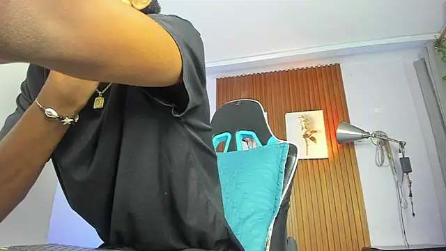 Snapshot of Afrowayuu chatting on July 3, 11:16 am Afrowayuu online show from July 3, 11:16 am