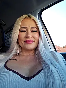 Snapshot of MILFBARBY chatting on February 6, 11:21 am MILFBARBY online show from February 6, 11:21 am