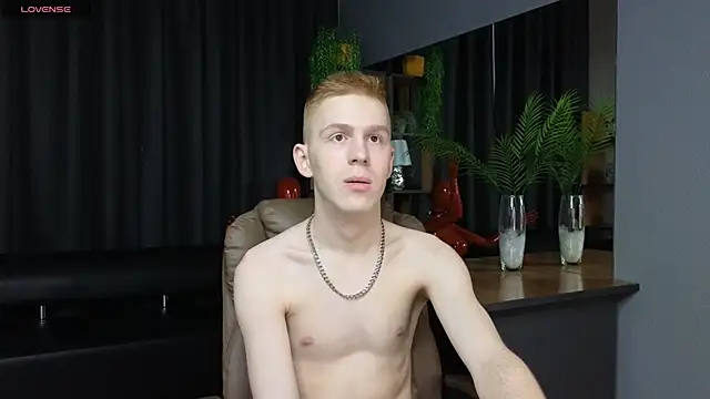 Tommy CrashXXX online show from May 12, 12:46 pm