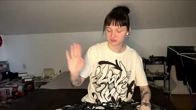 CremeBoopX online show from May 12, 8:33 am