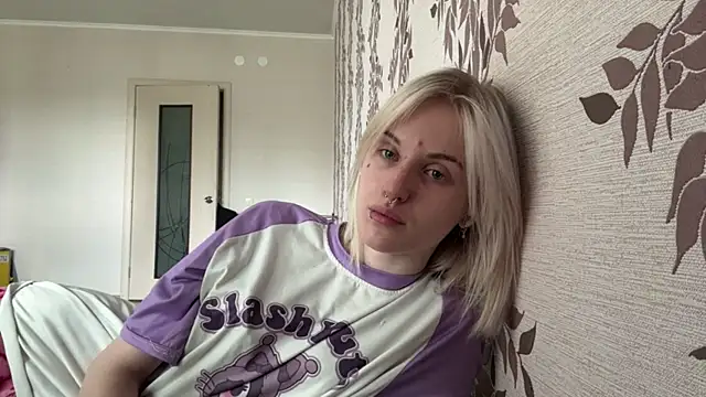 Alice Dimpers online show from May 15, 9:05 am