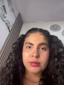 Yassy 11 online show from June 9, 7:47 pm