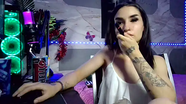 Snapshot of BunnyBliss2 chatting on June 20, 9:39 pm BunnyBliss2 online show from June 20, 9:39 pm