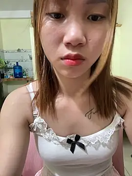 Snapshot of Vi_sexyy chatting on June 12, 6:45 am Vi sexyy online show from June 12, 6:45 am