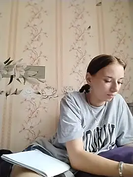 Snapshot of -VictoriaJohnson- chatting on July 6, 4:31 am -VictoriaJohnson- online show from July 6, 4:31 am