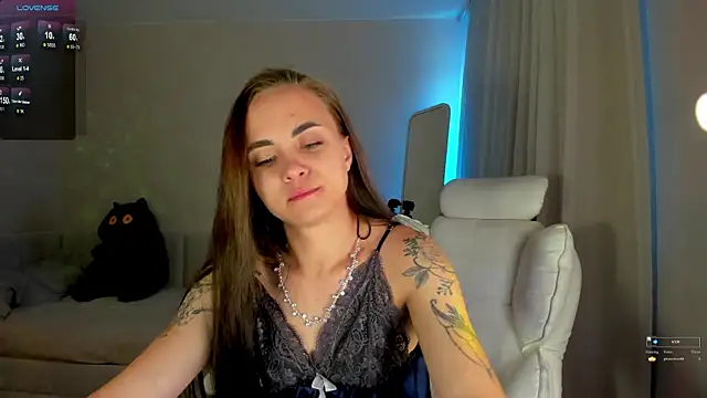 Snapshot of Black_Dollarss chatting on June 21, 2:03 am Black Dollarss online show from June 21, 2:03 am