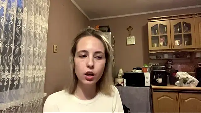DaphneAmor online show from May 14, 6:26 pm