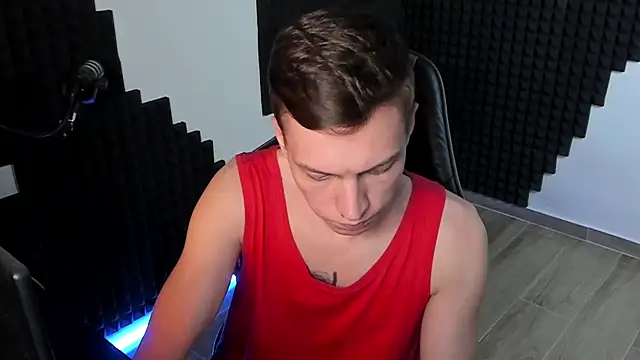 More than friend online show from June 26, 1:04 pm