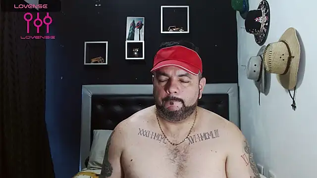 Snapshot of perverseveteranmanxxx chatting on December 11, 7:57 pm perverseveteranmanxxx online show from December 11, 7:57 pm