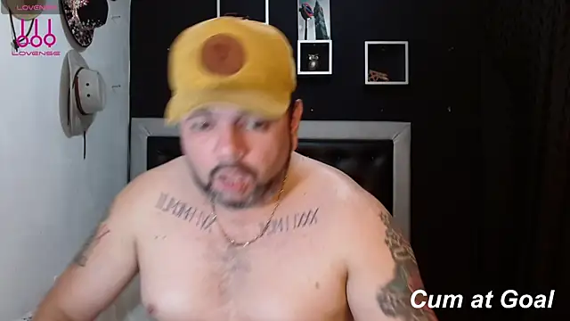Snapshot of perverseveteranmanxxx chatting on January 8, 3:40 am perverseveteranmanxxx online show from January 8, 3:40 am
