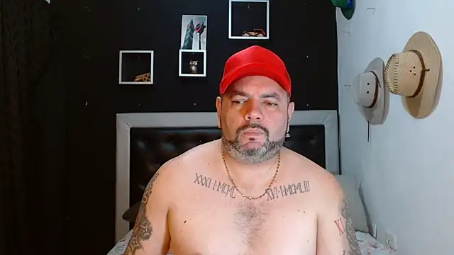 Snapshot of perverseveteranmanxxx chatting on January 30, 11:34 pm perverseveteranmanxxx online show from January 30, 11:34 pm