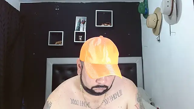 Snapshot of perverseveteranmanxxx chatting on February 13, 5:54 pm perverseveteranmanxxx online show from February 13, 5:54 pm