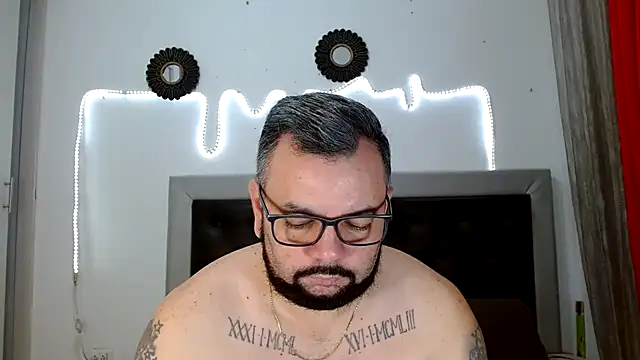 Snapshot of perverseveteranmanxxx chatting on September 19, 4:51 pm perverseveteranmanxxx online show from September 19, 4:51 pm