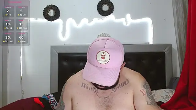 Snapshot of perverseveteranmanxxx chatting on November 17, 10:15 pm perverseveteranmanxxx online show from November 17, 10:15 pm