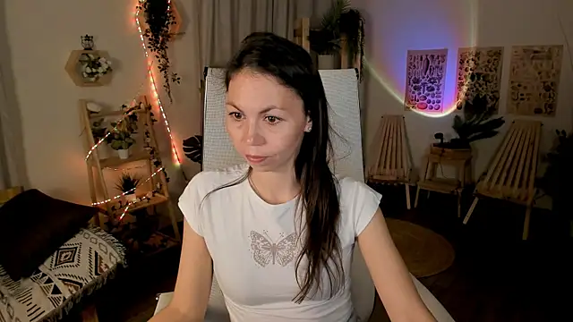 TrasyMorris online show from May 14, 6:53 am