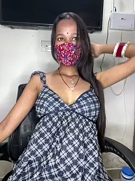 Snapshot of sexy_manvi25 chatting on May 20, 6:52 am sexy manvi25 online show from May 20, 6:52 am