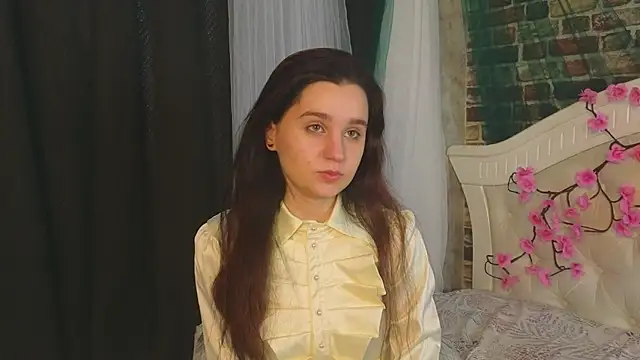 ReynaEdge online show from May 28, 7:38 am