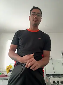 JordanLoss online show from June 6, 7:07 pm