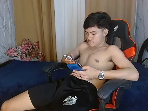 Snapshot of twink_dolores chatting on June 11, 2:59 pm twink dolores online show from June 11, 2:59 pm