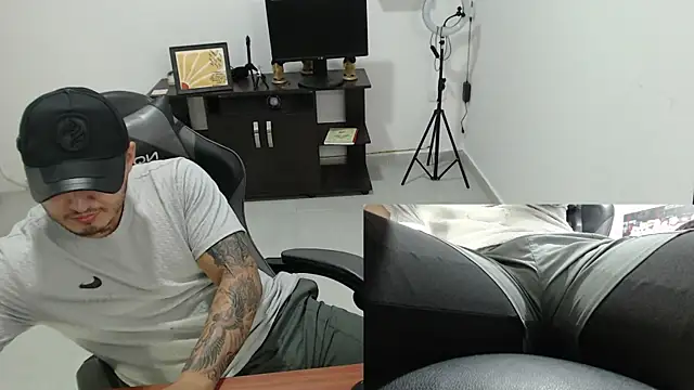 Thiago 420 online show from June 21, 11:29 pm