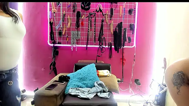 MistressMia bdsm online show from May 13, 7:00 pm
