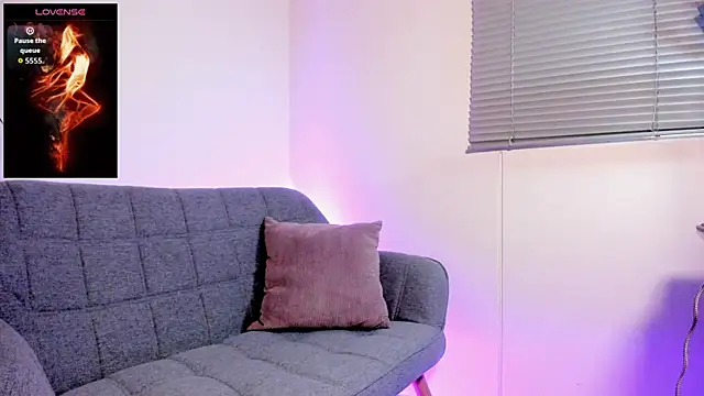 Snapshot of karol_deny chatting on July 1, 7:35 pm karol deny online show from July 1, 7:35 pm
