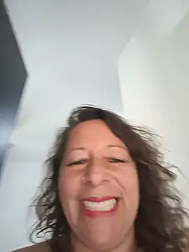 Nikki milf69 online show from May 27, 6:27 pm
