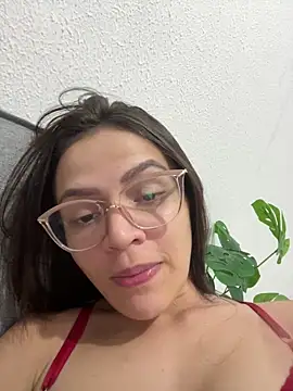 Snapshot of Sarah__hot chatting on May 16, 12:18 am Sarah hot online show from May 16, 12:18 am