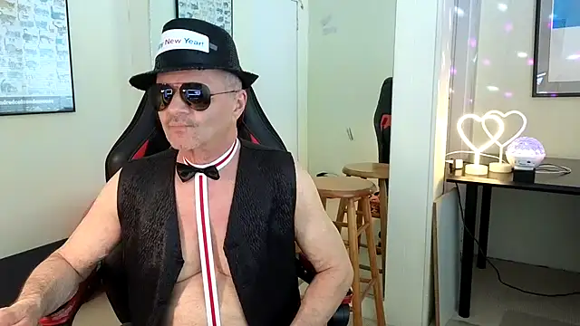 hotdadbod online show from January 1, 9:20 pm