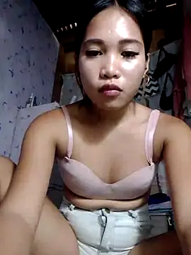 Snapshot of hottie_zaira chatting on June 23, 4:10 am hottie zaira online show from June 23, 4:10 am