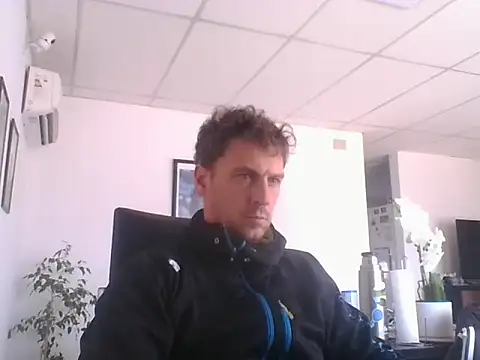 Snapshot of sebasevi chatting on May 21, 2:35 pm sebasevi online show from May 21, 2:35 pm