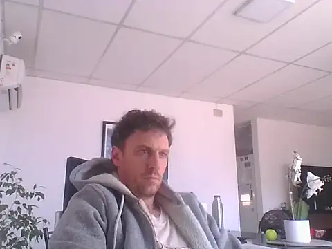 Snapshot of sebasevi chatting on May 26, 1:40 pm sebasevi online show from May 26, 1:40 pm