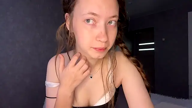 Emily Mur  online show from July 3, 5:03 am