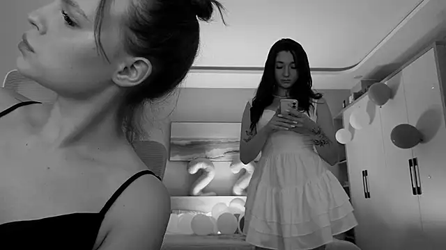 MoonkissGirls online show from May 15, 11:23 pm