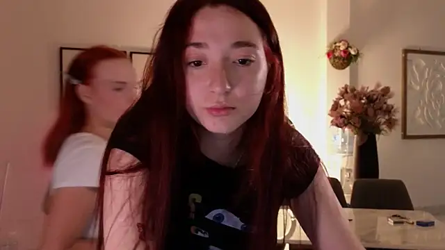 MoonkissGirls online show from July 25, 4:04 pm