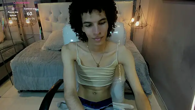 Snapshot of felix_haze chatting on June 14, 6:10 pm felix haze online show from June 14, 6:10 pm